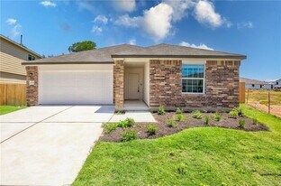 10724 Steinbeck Dr in Austin, TX - Building Photo