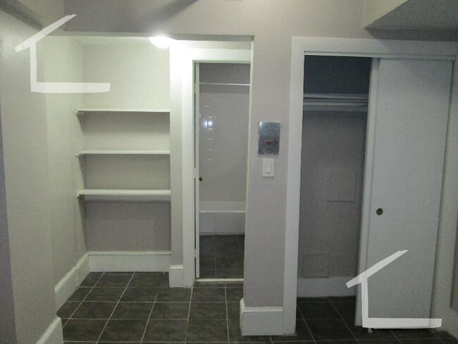1082 Commonwealth Avenue, Unit B4 in Boston, MA - Foto de edificio - Building Photo