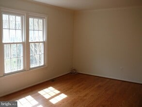 8607 Dellway Ln in Vienna, VA - Building Photo - Building Photo