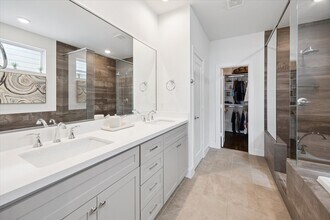 1043 Timbergrove Yards Ln in Houston, TX - Building Photo - Building Photo