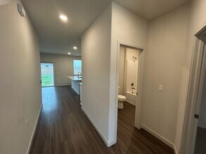 942 Maricopa St in Tulare, CA - Building Photo - Building Photo