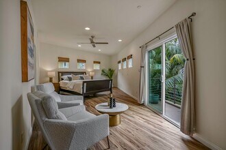 217 Hillcrest Dr, Unit Unit 1 in Encinitas, CA - Building Photo - Building Photo
