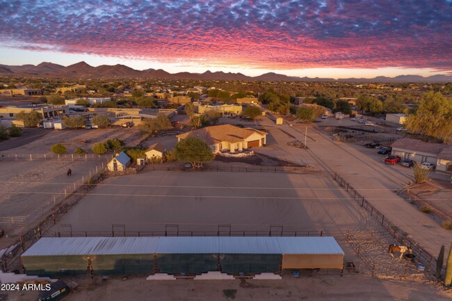 39029 N 21st Ave in Phoenix, AZ - Foto de edificio - Building Photo