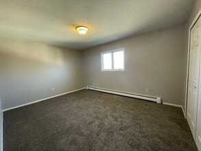 Lincoln Apartments in Alexandria, MN - Building Photo - Building Photo
