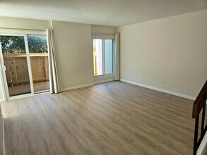 2350 Caminito Agrado in San Diego, CA - Building Photo - Building Photo