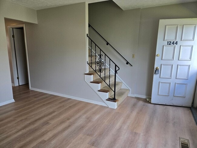 1244 Colonial Dr in Ashland, OH - Building Photo - Building Photo