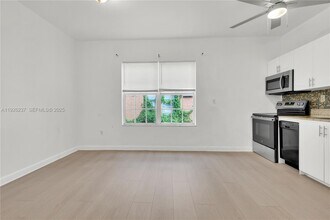 963 SW 6th St in Miami, FL - Building Photo - Building Photo