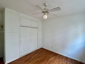 2380 Diana Dr in Hallandale Beach, FL - Building Photo - Building Photo