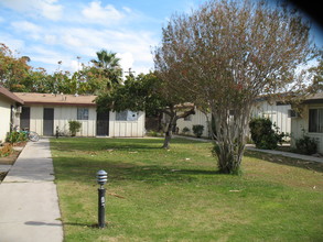 L Street Manor in Bakersfield, CA - Building Photo - Building Photo