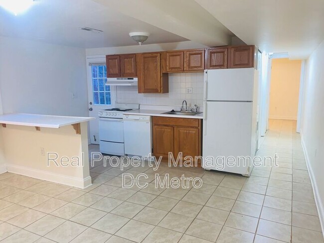 117 W St NW in Washington, DC - Building Photo - Building Photo