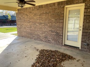 106 W Adair St in Alvarado, TX - Building Photo - Building Photo