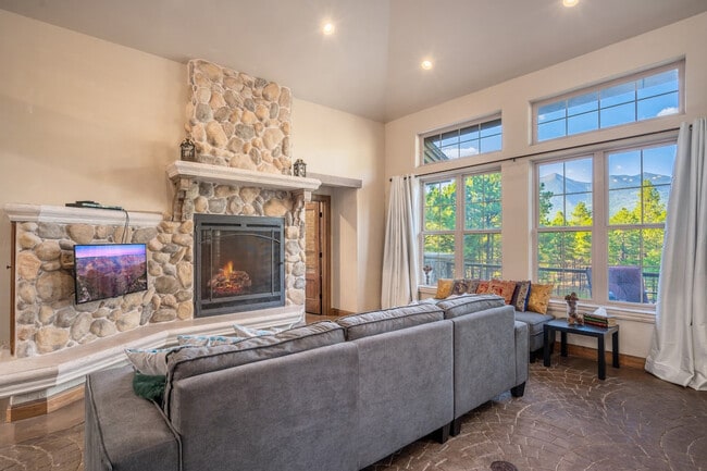 property at 4955 Hidden Hollow Rd