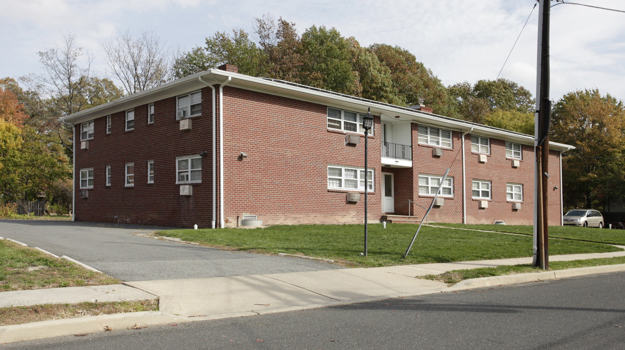 977 Patton St in New Brunswick, NJ - Foto de edificio