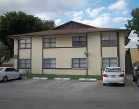 2735 W 66th St in Hialeah, FL - Building Photo
