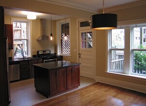 1057 W Balmoral, Unit #1 in Chicago, IL - Building Photo - Building Photo