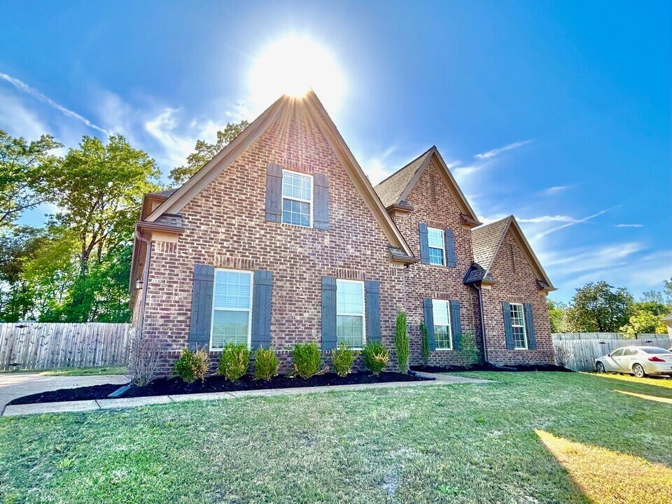 4335 Davall Cir-Unit -1 in Olive Branch, MS - Building Photo