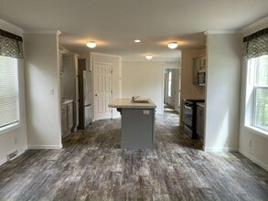 206 Atlantic Ln in Rockford, MN - Building Photo - Building Photo
