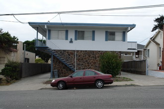 164 San Felipe Ave in San Bruno, CA - Building Photo - Building Photo