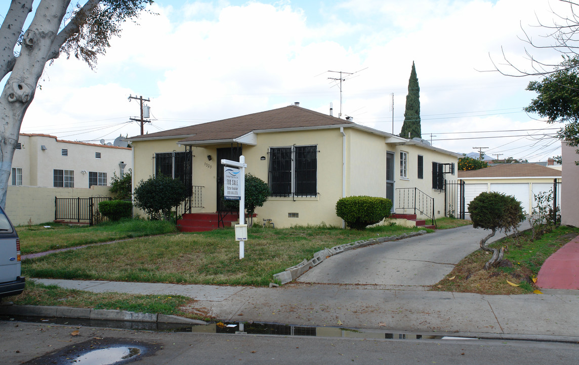 1329 E Garfield Ave in Glendale, CA - Foto de edificio