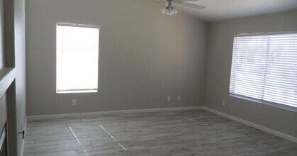 9144 W Michelle Dr in Peoria, AZ - Building Photo - Building Photo