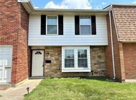 7616 Mt Hood in Dayton, OH - Building Photo