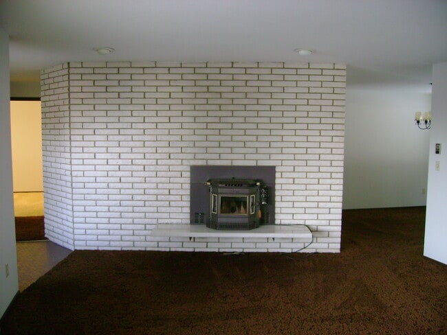 1420 W 10th St in Port Angeles, WA - Building Photo - Building Photo