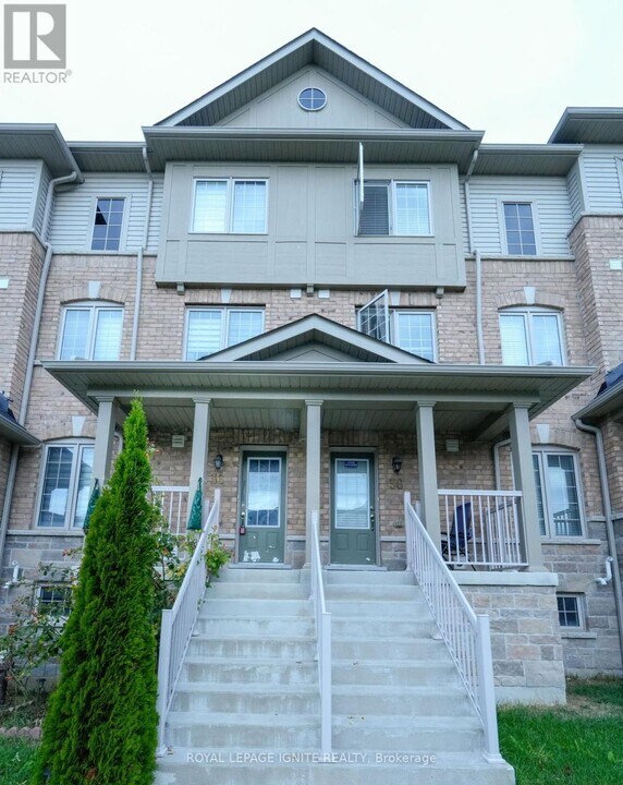 36 Camilleri Rd in Ajax, ON - Building Photo