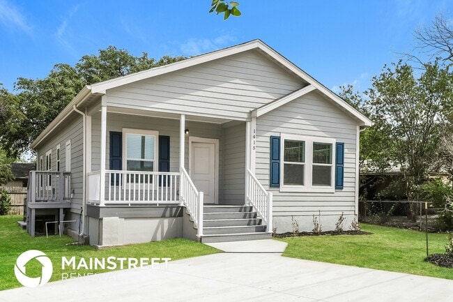 1415 Westfall Ave in San Antonio, TX - Building Photo - Building Photo