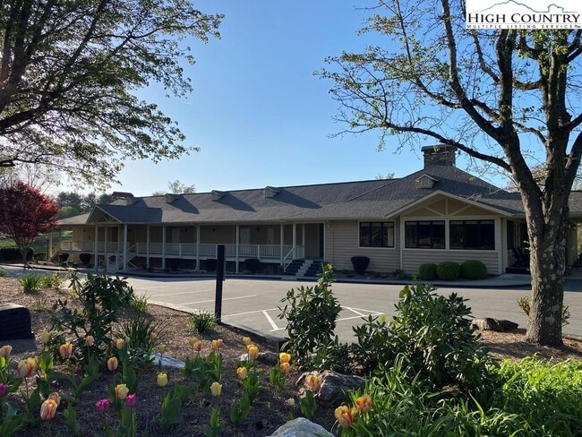 property at 193 E Landing Dr
