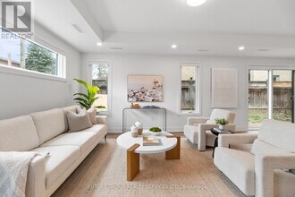 34 Poplar Ave in Toronto, ON - Building Photo - Building Photo