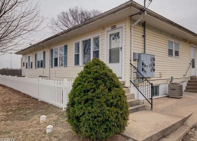 property at 2803 W Elm St