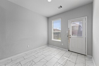 5443 Grand View Dr in Brookshire, TX - Building Photo - Building Photo