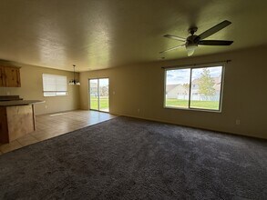 1837 N 25 E in Layton, UT - Building Photo - Building Photo