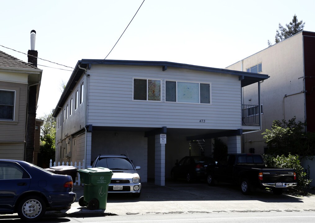 473 Alcatraz Ave in Oakland, CA - Foto de edificio