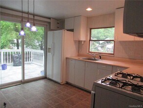 357 Mountain Lodge Rd in Monroe, NY - Building Photo - Building Photo