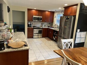 27 Burlington Rd in Bedford, MA - Building Photo - Building Photo