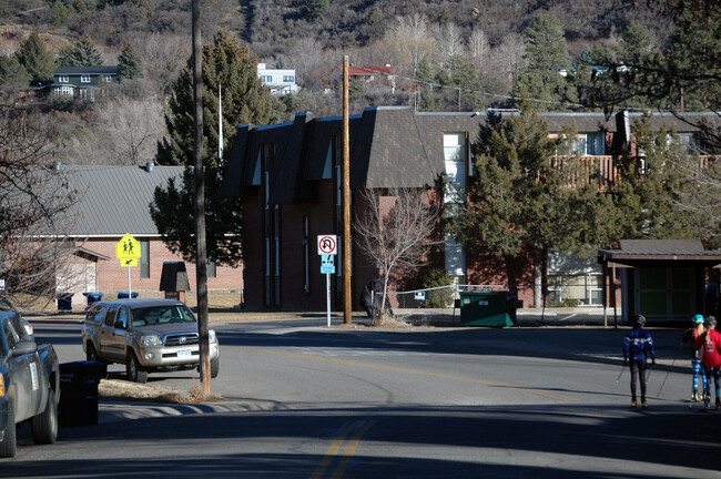 840 Plymouth Dr, Unit 201 in Durango, CO - Foto de edificio - Building Photo