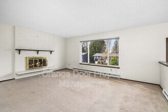 13410 115th Ave NE in Kirkland, WA - Building Photo - Building Photo