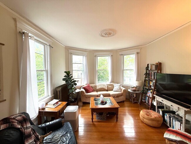 13 Standish St, Unit 2