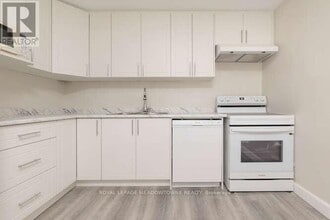 84 Mill St in Halton Hills, ON - Building Photo - Building Photo