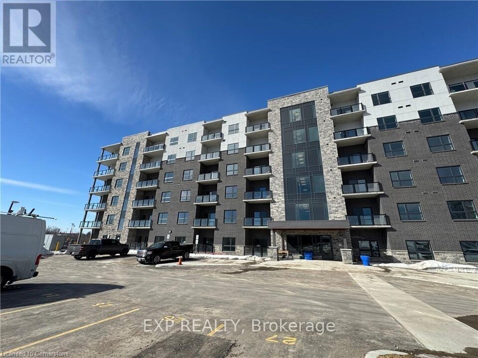 1000-1000 Lackner Blvd in Kitchener, ON - Building Photo
