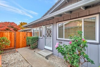 2142 Town and Country Ln in Santa Clara, CA - Building Photo - Building Photo