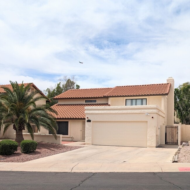 property at 1458 N La Rosa Dr