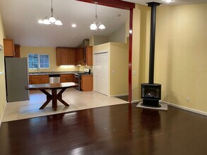 14006 Fern Rd in Guerneville, CA - Building Photo - Building Photo