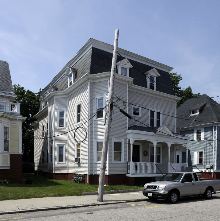 6 Hawthorne St in Providence, RI - Building Photo