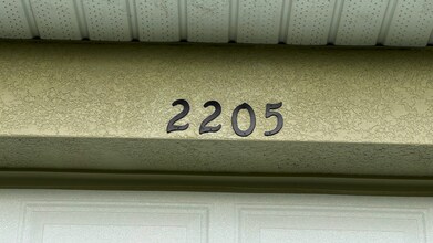 2205 NW 2nd Pl in Cape Coral, FL - Building Photo - Building Photo