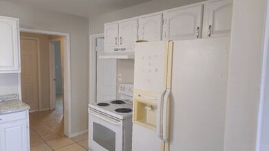 141 E Ash Ave in Casa Grande, AZ - Building Photo - Building Photo