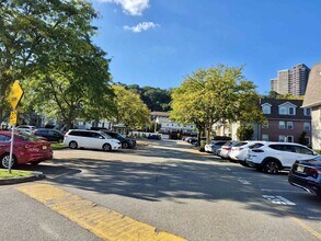 790 River Rd in Edgewater, NJ - Building Photo - Building Photo