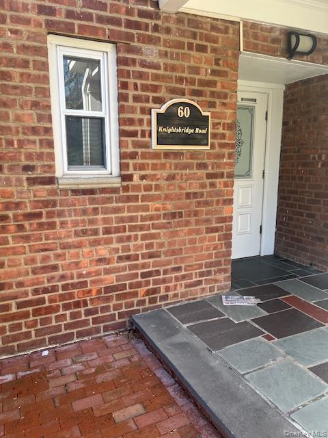 60 Knightsbridge Rd in Great Neck Plaza, NY - Building Photo - Building Photo