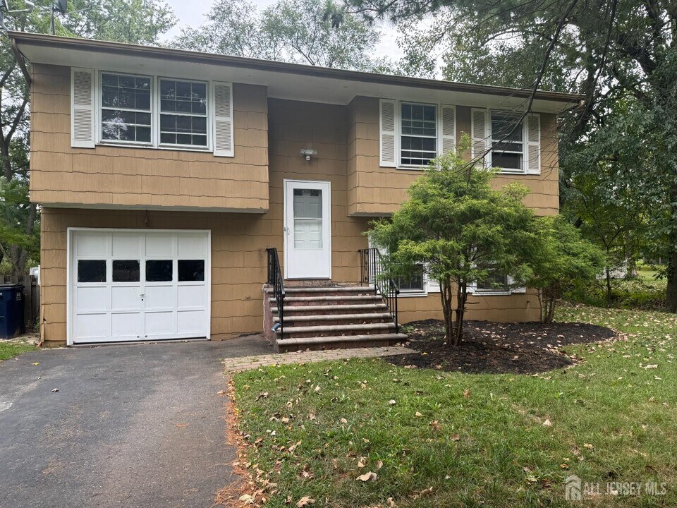 5 Pelmont Pl in Piscataway, NJ - Building Photo